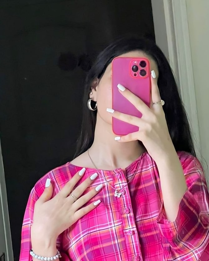 Cute girl DP mirror selfie (12)
