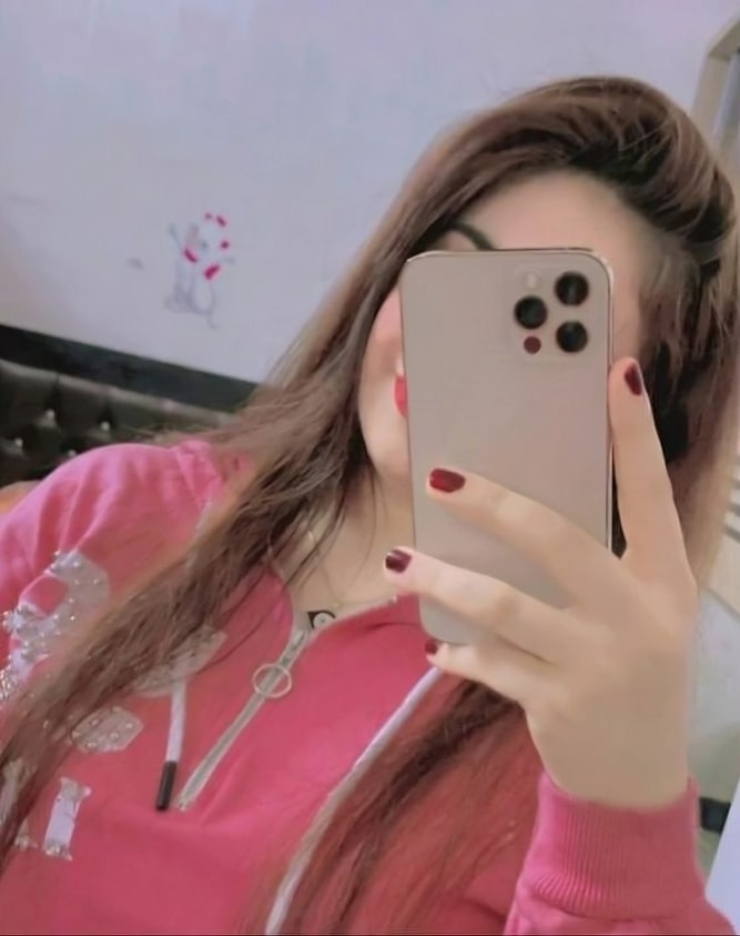 Cute girl DP mirror selfie (14)