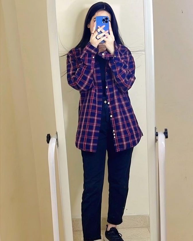 Cute girl DP mirror selfie (3)