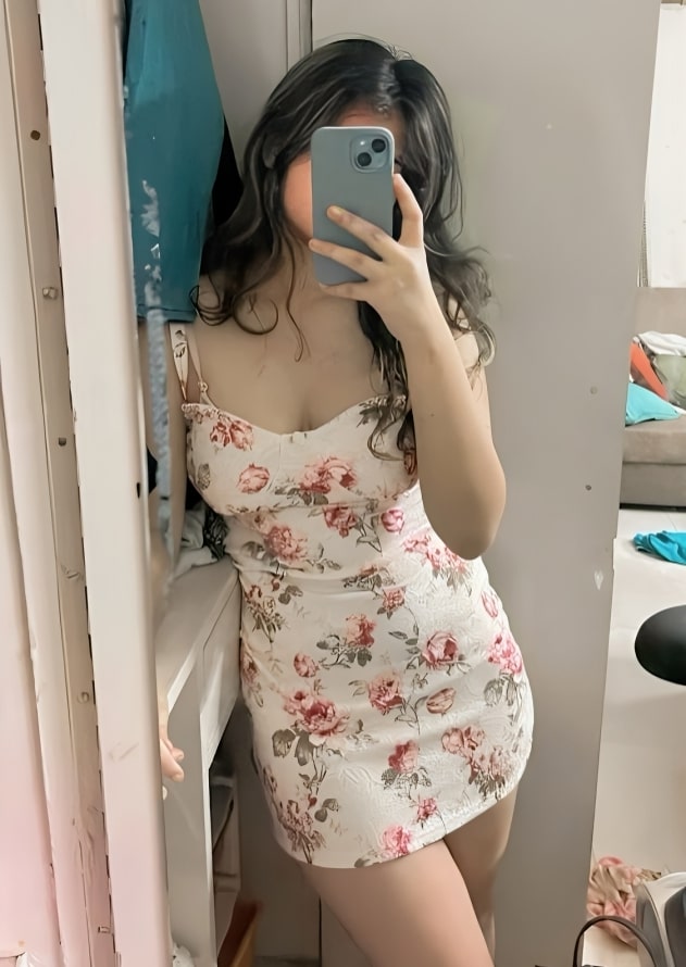 Hot girl dp mirror Selfie (18)