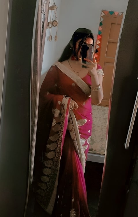 Mirror selfie dp Saree (8)