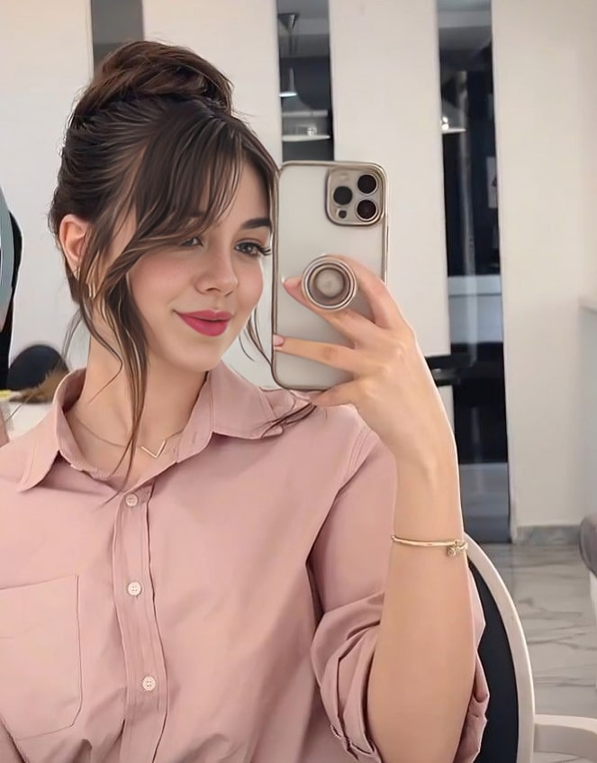 Mirror selfie girl DP with iphone