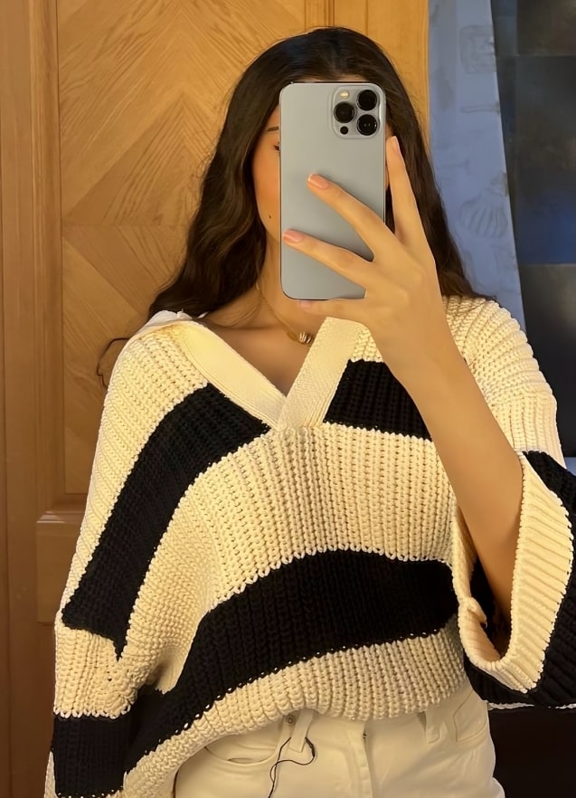 Mirror selfie girl DP (15)