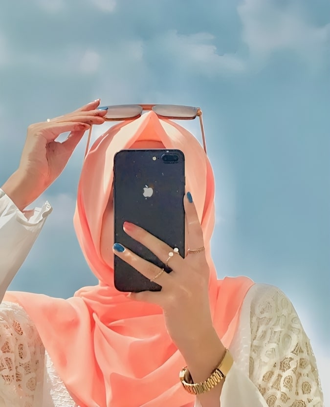 Mirror selfie hijab girl DP (4)