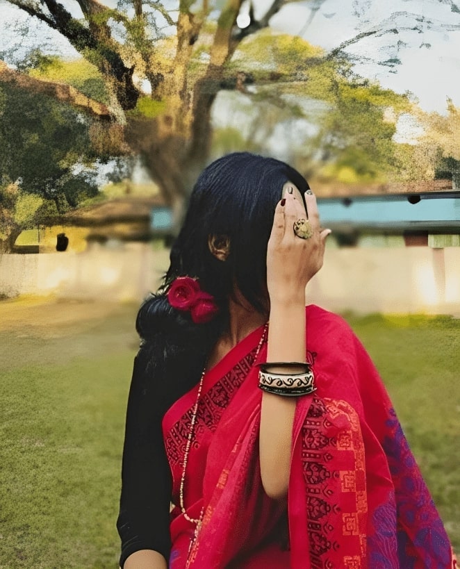 Red saree girl pic hide face simple instagram
