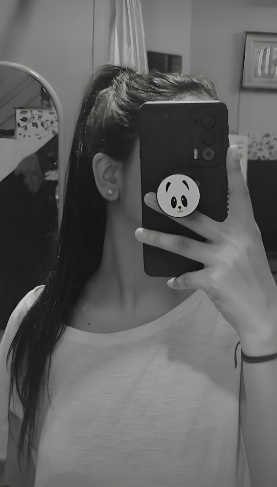 black and white mirror selfie dp
