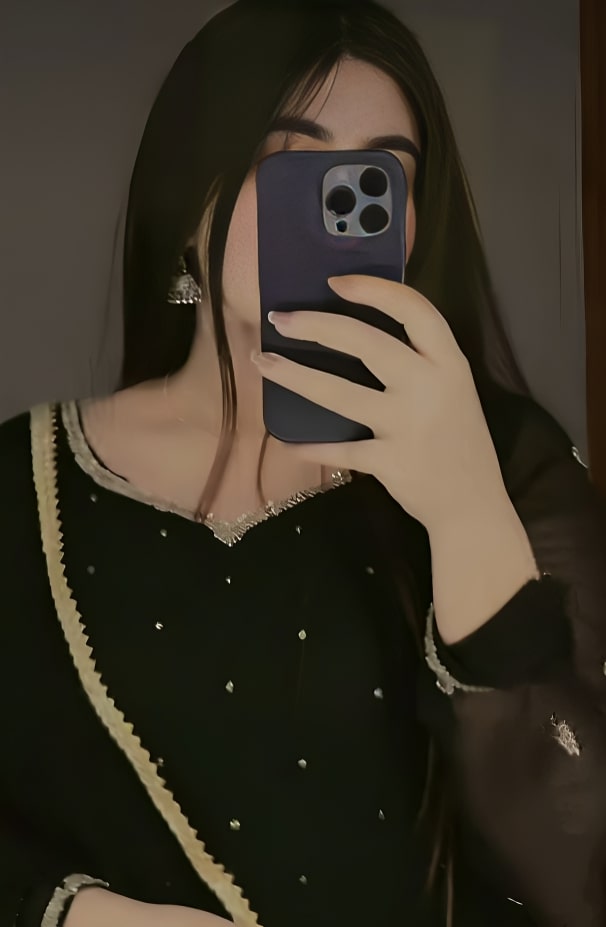 cute girl mirror selfie black