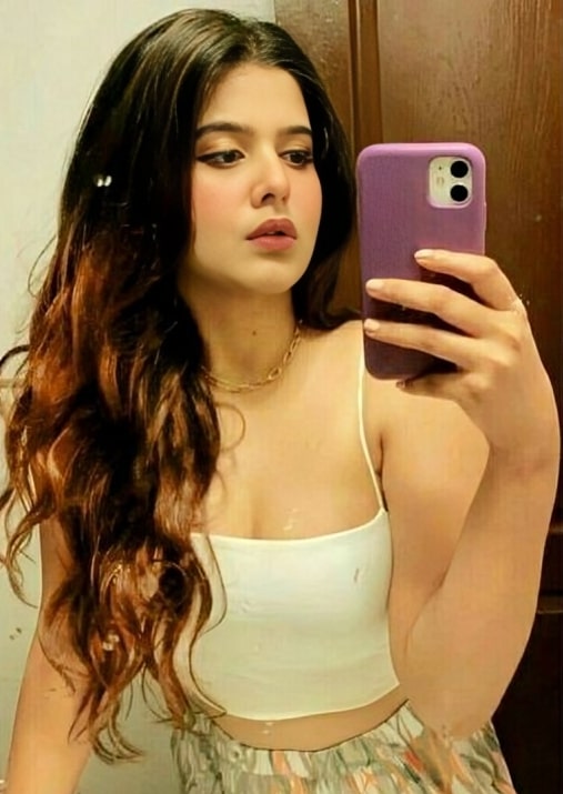 mirror selfie girl dp for whatsapp