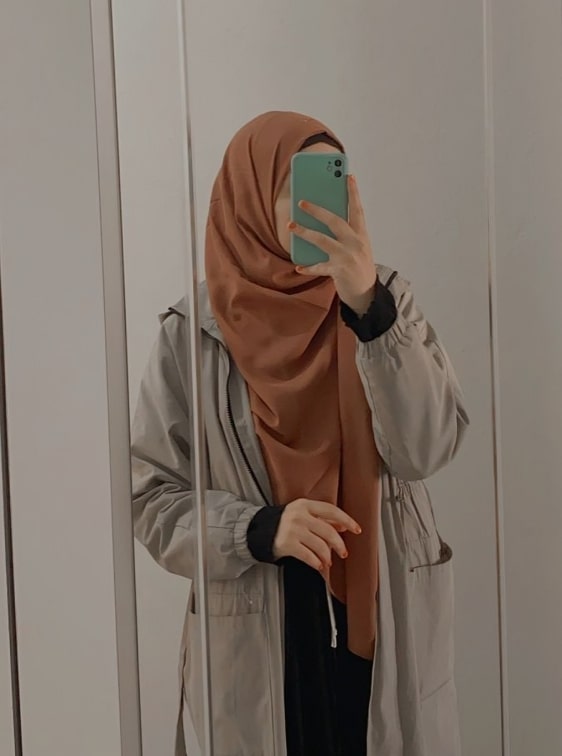 mirror selfie hijab girl simple dp