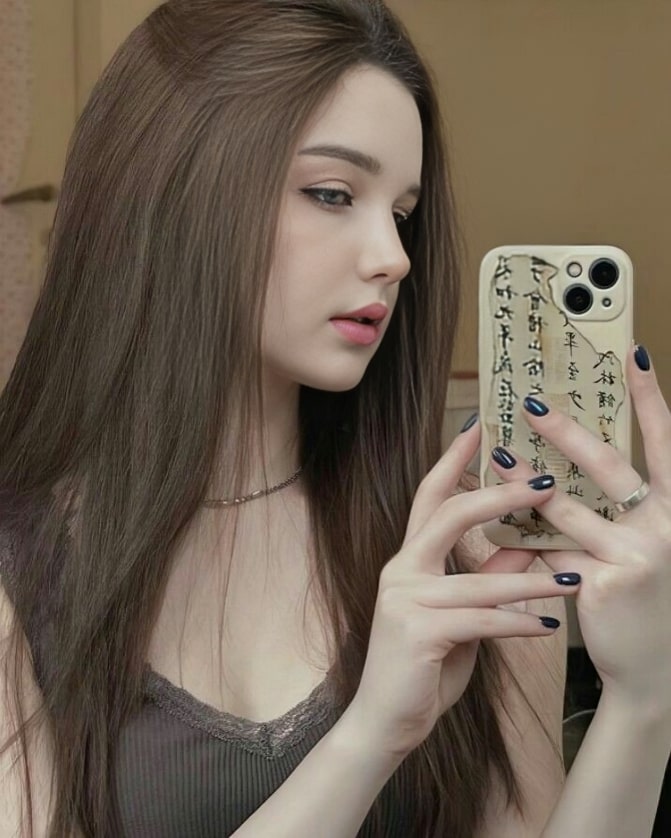 stylish mirror selfie dp for girl (7)