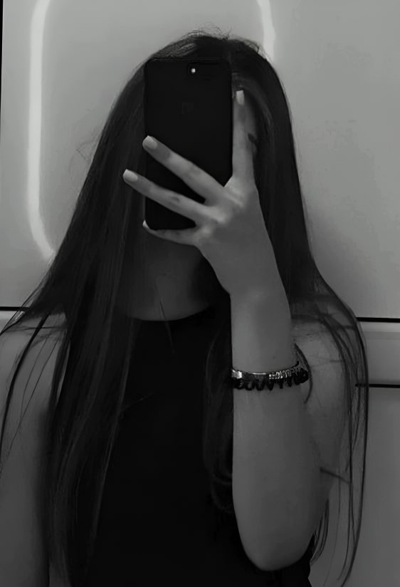 black mirror selfie dp (5)