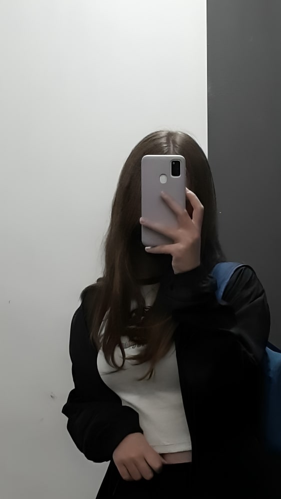 black mirror selfie dp for whatsapp (7)