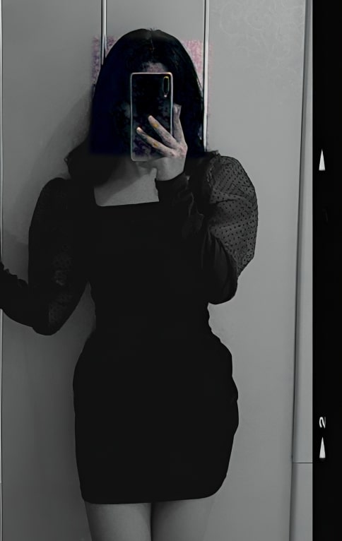 black mirror selfie dp girl