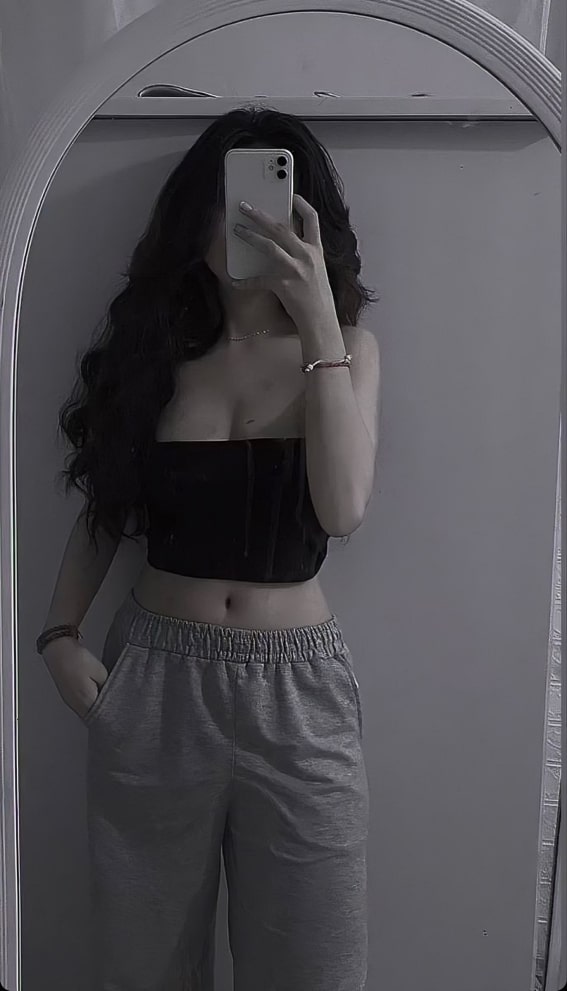 black mirror selfie dp hot girl (3)