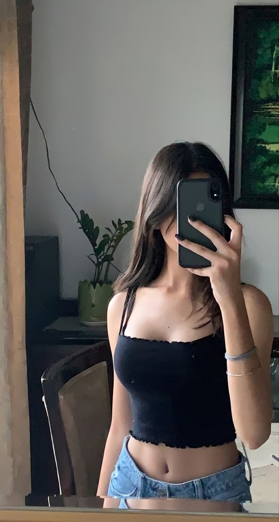 black mirror selfie dp hot girl (4)