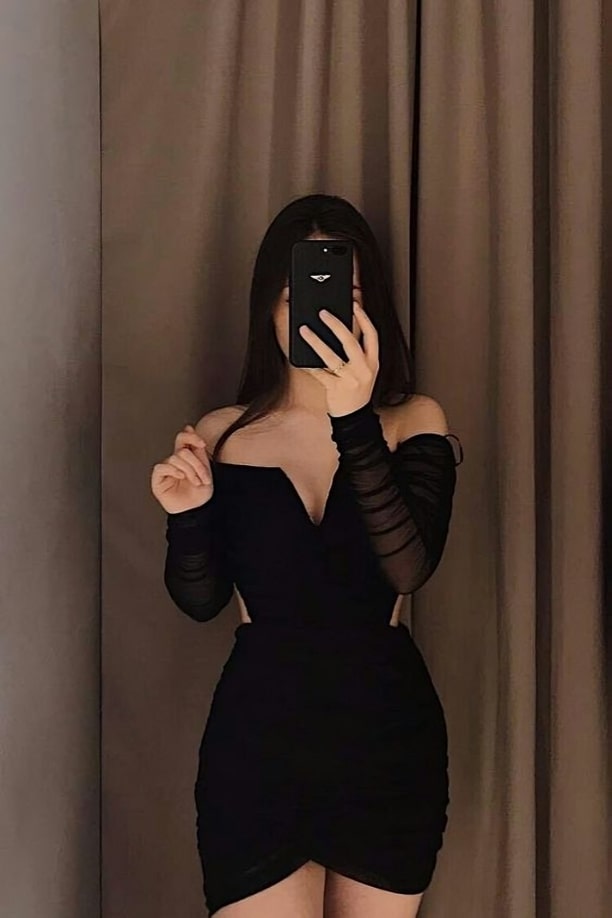 black mirror selfie dp hot girl (5)