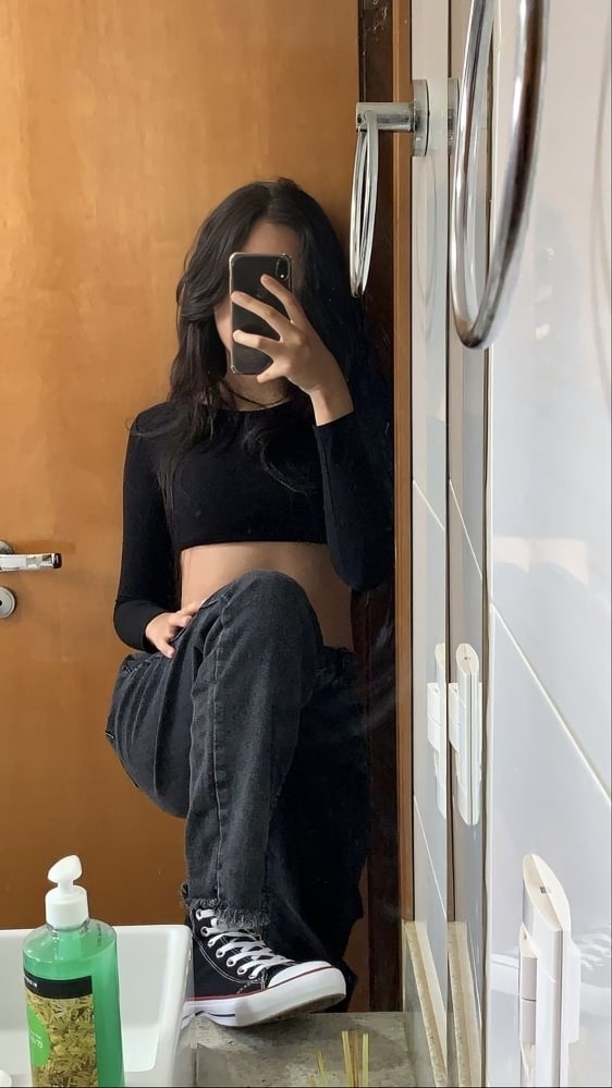black mirror selfie dp hot girl (7)