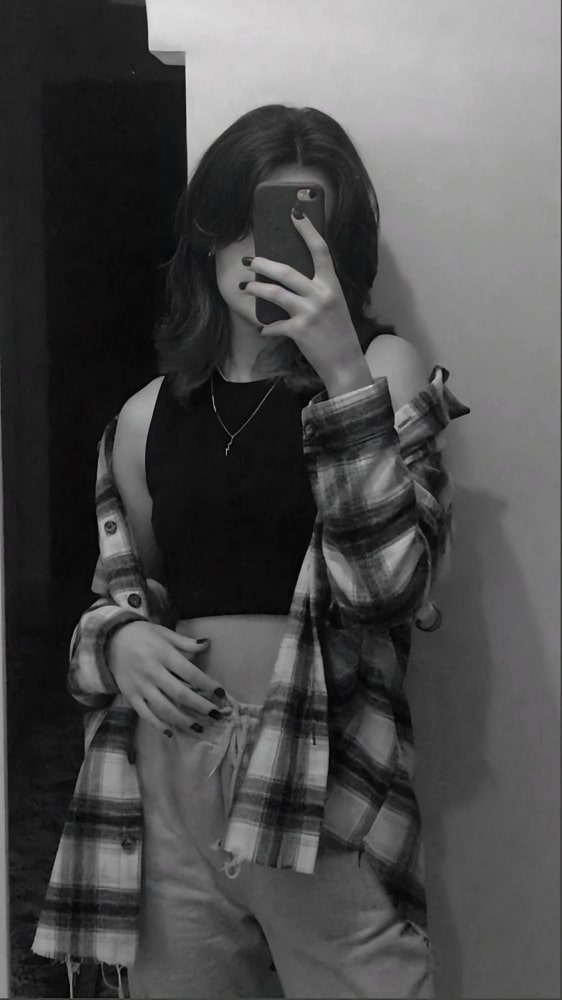 black mirror selfie dp hot girl (8)